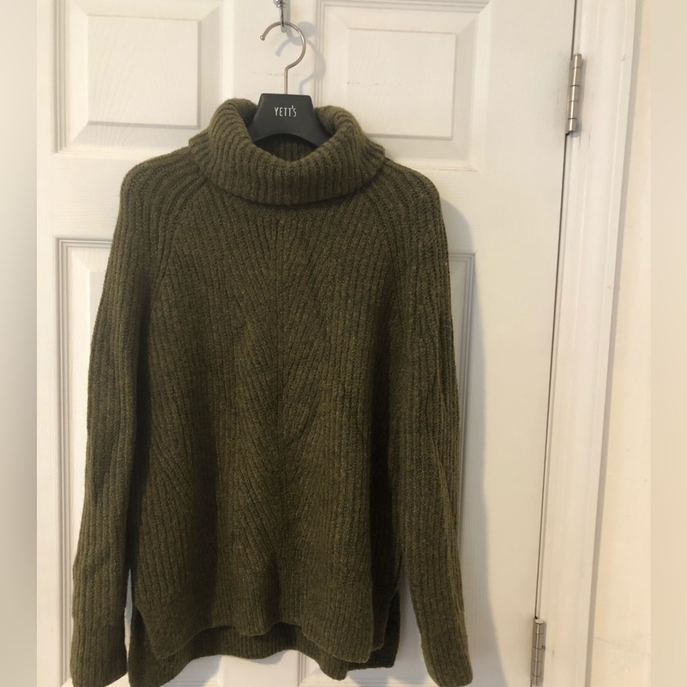 Women’s Turtleneck Pullover Sweater